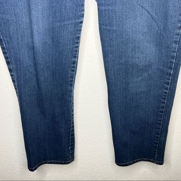 Gloria Vanderbilt Missy Amanda Jeans - Picture 3 of 8